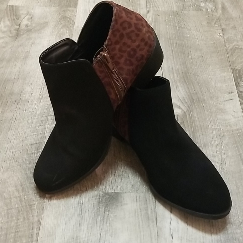 Super cute ankle boots
